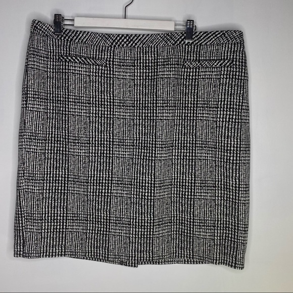 Talbots Woman Petites Black&White Glen Plaid Skirt - Picture 11 of 13